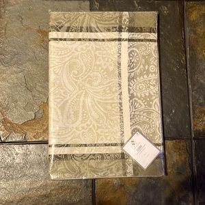 NWT CLODIA Dinning Room Table Runner 13” X 72”